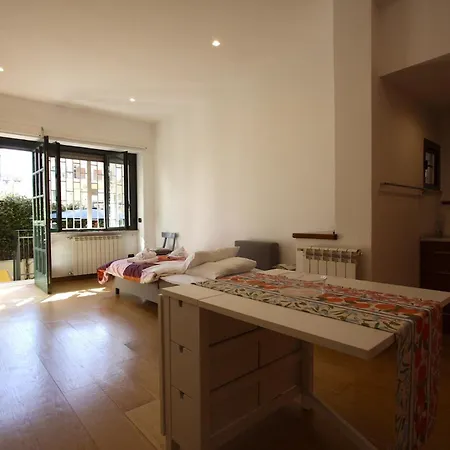 Ponte Milvio Lovely Garden Apartment