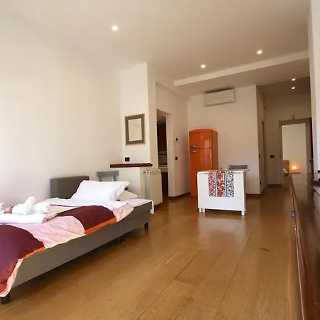 Ponte Milvio Lovely Garden Apartment Rome